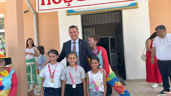 BAŞKAN AMCA’DAN KARNE HEDİYESİ: ‘MASAL GİBİ BİR GÜN!’